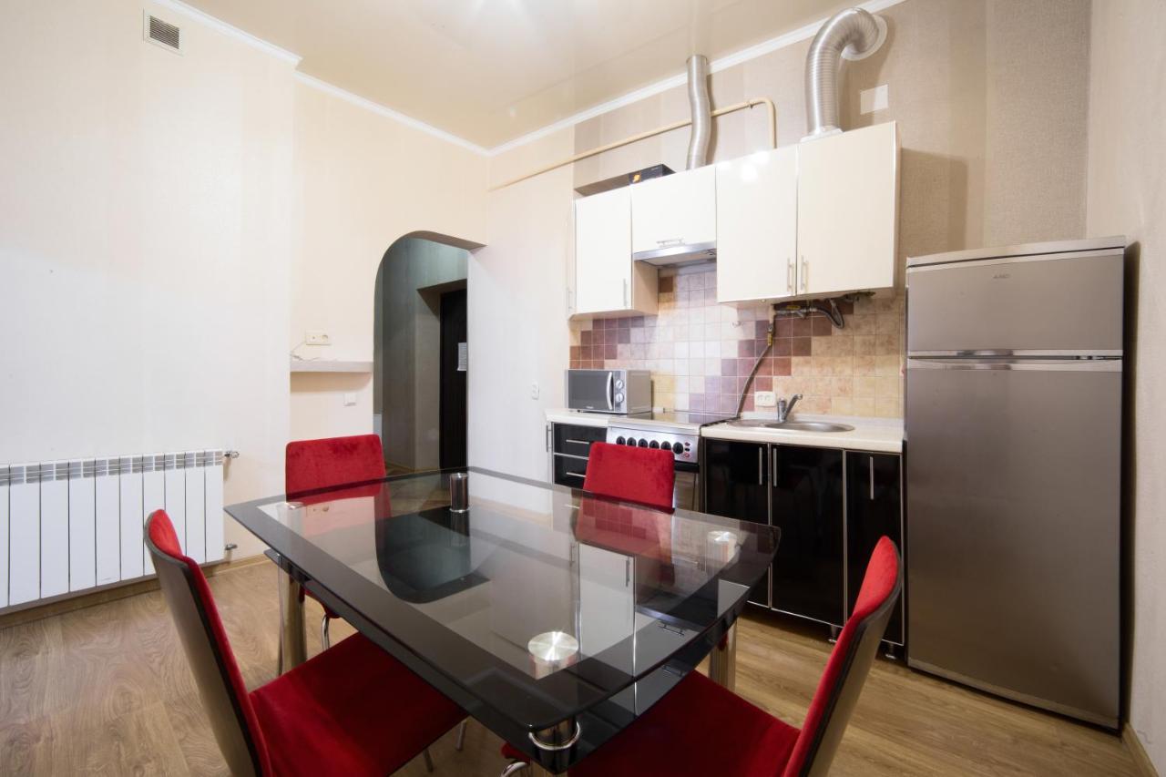 Apartment On Virmenska 3, With 2 Separate Bedrooms Lviv Eksteriør bilde