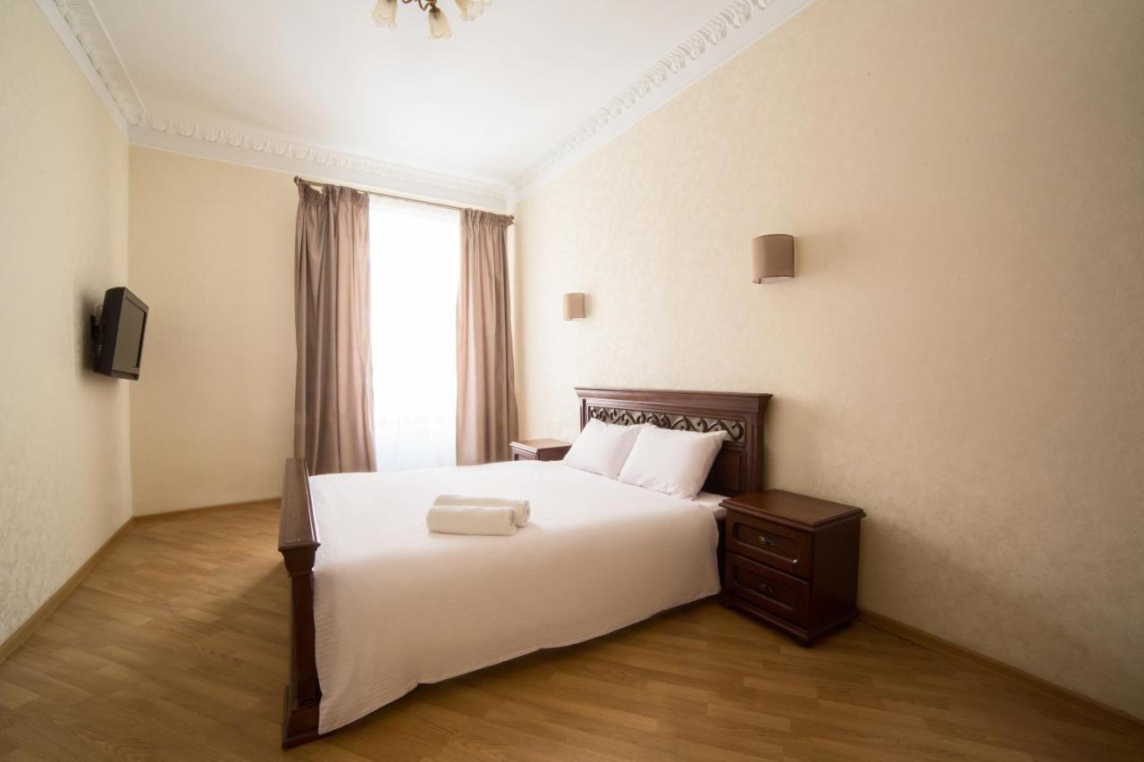 Apartment On Virmenska 3, With 2 Separate Bedrooms Lviv Eksteriør bilde